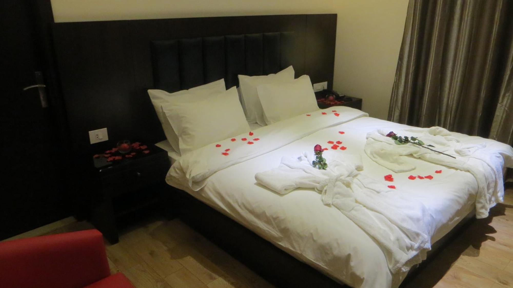 Jounieh Suites Boutique Hotel Eksteriør billede